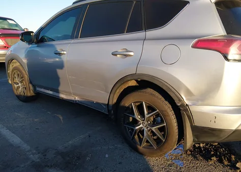 2017 Toyota Rav4 Se z USA, uszkodzony, nr VIN 2T3NFREV4HW372199